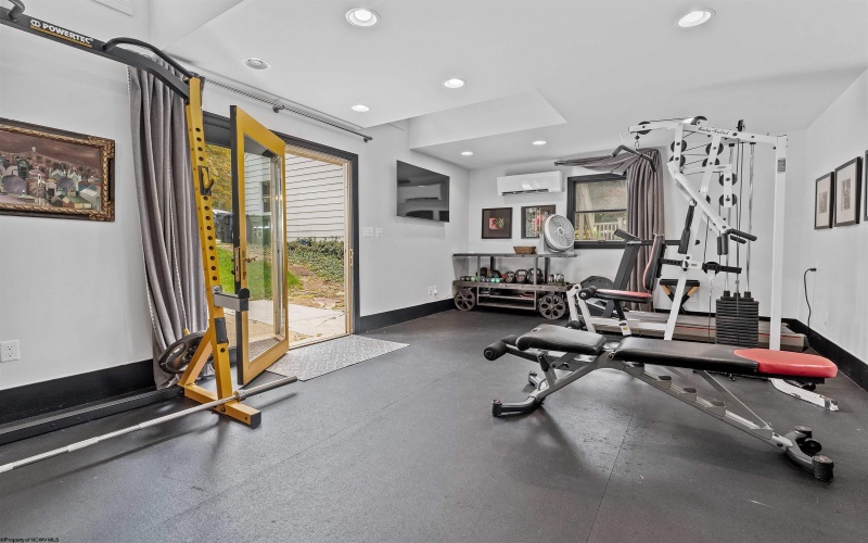 5 Maple Avenue, Morgantown, West Virginia 26501, 4 Bedrooms Bedrooms, 14 Rooms Rooms,4 BathroomsBathrooms,Single Family Detached,For Sale,Maple,10162227