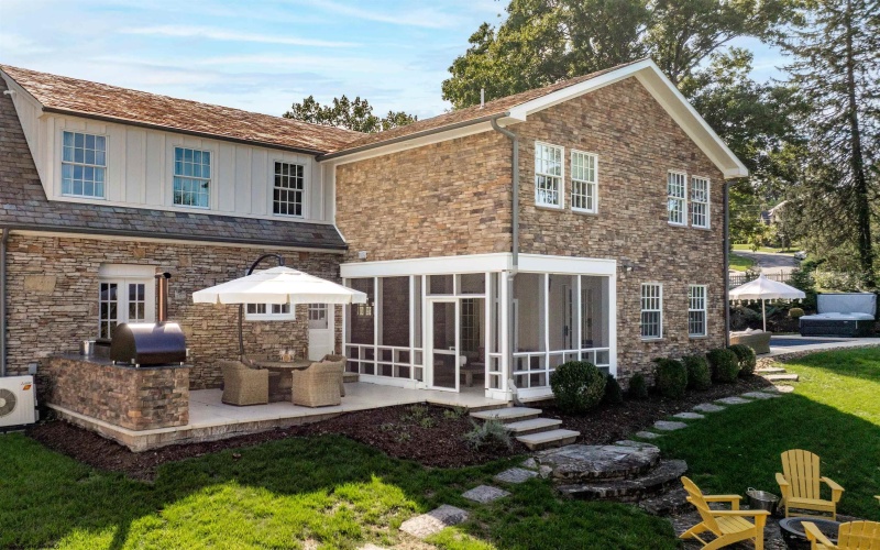 5 Maple Avenue, Morgantown, West Virginia 26501, 4 Bedrooms Bedrooms, 14 Rooms Rooms,4 BathroomsBathrooms,Single Family Detached,For Sale,Maple,10162227