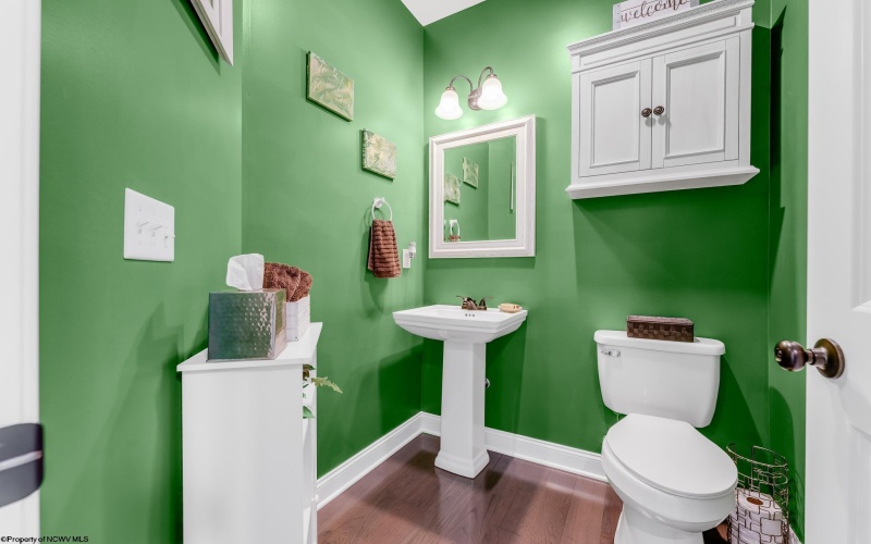 323 Salonika Drive, Morgantown, West Virginia 26508-0000, 5 Bedrooms Bedrooms, 8 Rooms Rooms,3 BathroomsBathrooms,Single Family Detached,For Sale,Salonika,10162248