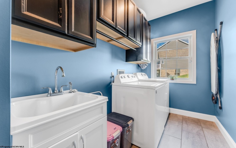 323 Salonika Drive, Morgantown, West Virginia 26508-0000, 5 Bedrooms Bedrooms, 8 Rooms Rooms,3 BathroomsBathrooms,Single Family Detached,For Sale,Salonika,10162248