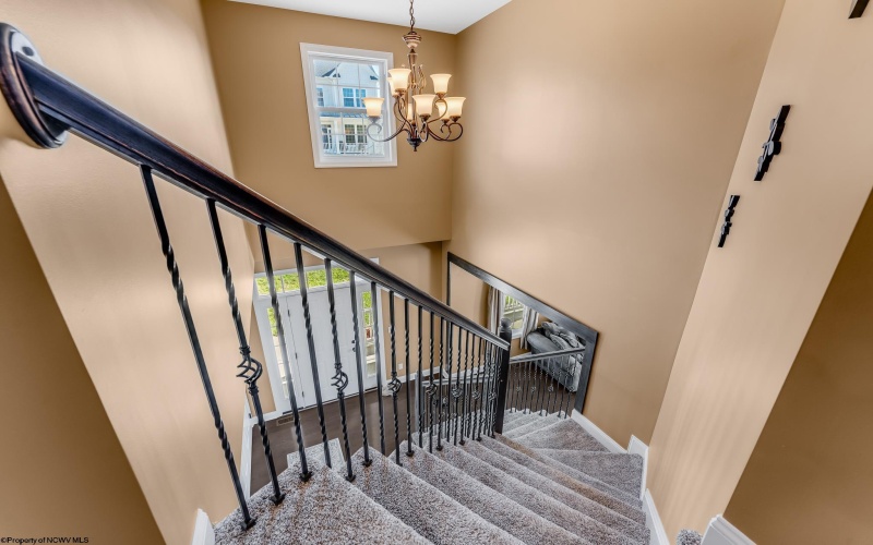 323 Salonika Drive, Morgantown, West Virginia 26508-0000, 5 Bedrooms Bedrooms, 8 Rooms Rooms,3 BathroomsBathrooms,Single Family Detached,For Sale,Salonika,10162248