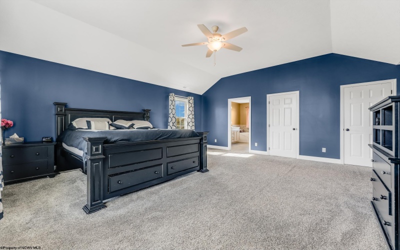 323 Salonika Drive, Morgantown, West Virginia 26508-0000, 5 Bedrooms Bedrooms, 8 Rooms Rooms,3 BathroomsBathrooms,Single Family Detached,For Sale,Salonika,10162248