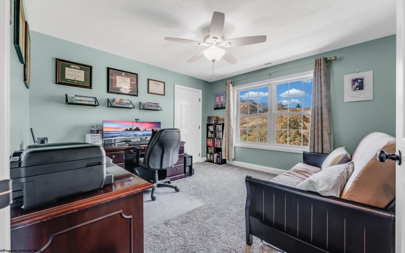 323 Salonika Drive, Morgantown, West Virginia 26508-0000, 5 Bedrooms Bedrooms, 8 Rooms Rooms,3 BathroomsBathrooms,Single Family Detached,For Sale,Salonika,10162248