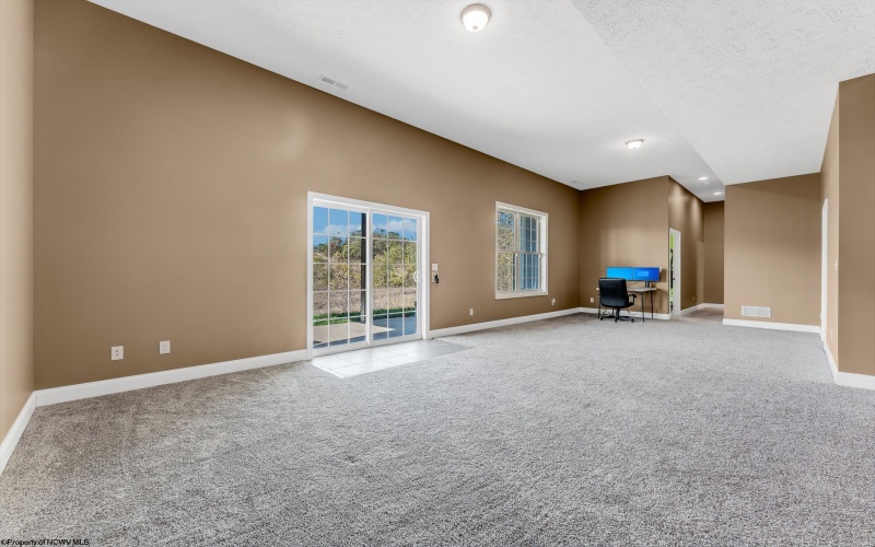 323 Salonika Drive, Morgantown, West Virginia 26508-0000, 5 Bedrooms Bedrooms, 8 Rooms Rooms,3 BathroomsBathrooms,Single Family Detached,For Sale,Salonika,10162248