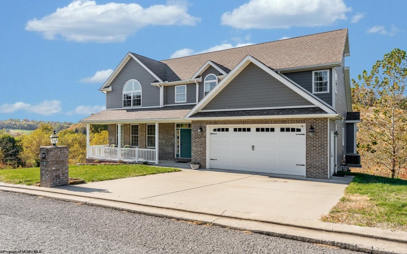 323 Salonika Drive, Morgantown, West Virginia 26508-0000, 5 Bedrooms Bedrooms, 8 Rooms Rooms,3 BathroomsBathrooms,Single Family Detached,For Sale,Salonika,10162248