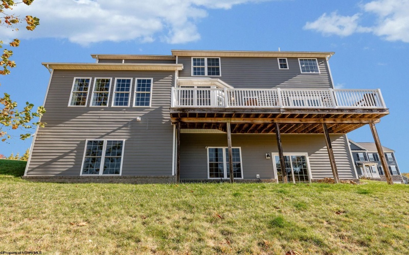 323 Salonika Drive, Morgantown, West Virginia 26508-0000, 5 Bedrooms Bedrooms, 8 Rooms Rooms,3 BathroomsBathrooms,Single Family Detached,For Sale,Salonika,10162248