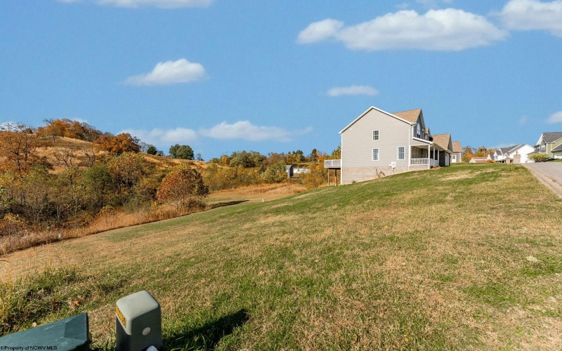 323 Salonika Drive, Morgantown, West Virginia 26508-0000, 5 Bedrooms Bedrooms, 8 Rooms Rooms,3 BathroomsBathrooms,Single Family Detached,For Sale,Salonika,10162248