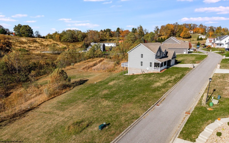 323 Salonika Drive, Morgantown, West Virginia 26508-0000, 5 Bedrooms Bedrooms, 8 Rooms Rooms,3 BathroomsBathrooms,Single Family Detached,For Sale,Salonika,10162248