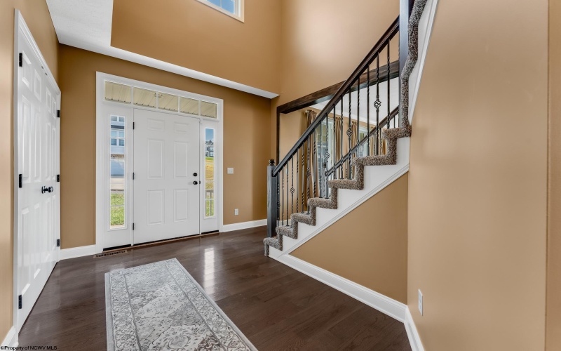 323 Salonika Drive, Morgantown, West Virginia 26508-0000, 5 Bedrooms Bedrooms, 8 Rooms Rooms,3 BathroomsBathrooms,Single Family Detached,For Sale,Salonika,10162248