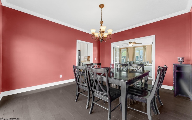 323 Salonika Drive, Morgantown, West Virginia 26508-0000, 5 Bedrooms Bedrooms, 8 Rooms Rooms,3 BathroomsBathrooms,Single Family Detached,For Sale,Salonika,10162248