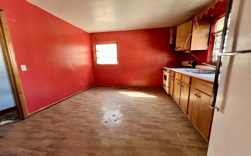 7 Lewis Street, Glenville, West Virginia 26351, ,Multi-unit/income,For Sale,Lewis,10158594