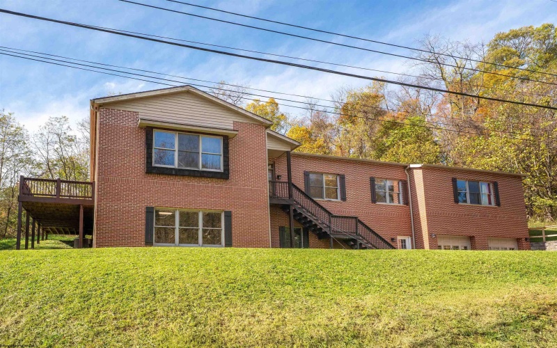 300 Jerome Street, Morgantown, West Virginia 26505, 3 Bedrooms Bedrooms, 9 Rooms Rooms,3 BathroomsBathrooms,Single Family Detached,For Sale,Jerome,10162247