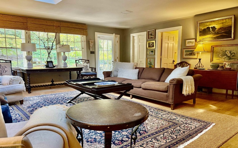 910 8th Street, Fairmont, West Virginia 26554, 3 Bedrooms Bedrooms, 8 Rooms Rooms,2 BathroomsBathrooms,Single Family Detached,For Sale,8th,10162243