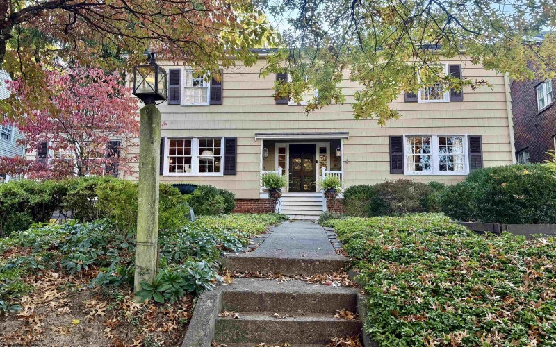 910 8th Street, Fairmont, West Virginia 26554, 3 Bedrooms Bedrooms, 8 Rooms Rooms,2 BathroomsBathrooms,Single Family Detached,For Sale,8th,10162243