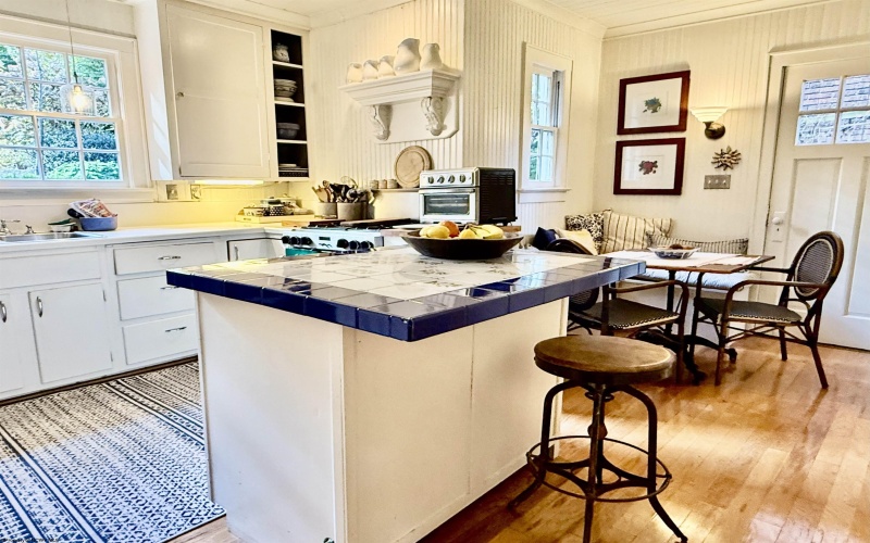 910 8th Street, Fairmont, West Virginia 26554, 3 Bedrooms Bedrooms, 8 Rooms Rooms,2 BathroomsBathrooms,Single Family Detached,For Sale,8th,10162243