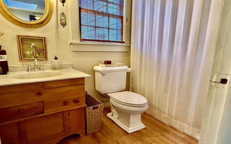 910 8th Street, Fairmont, West Virginia 26554, 3 Bedrooms Bedrooms, 8 Rooms Rooms,2 BathroomsBathrooms,Single Family Detached,For Sale,8th,10162243