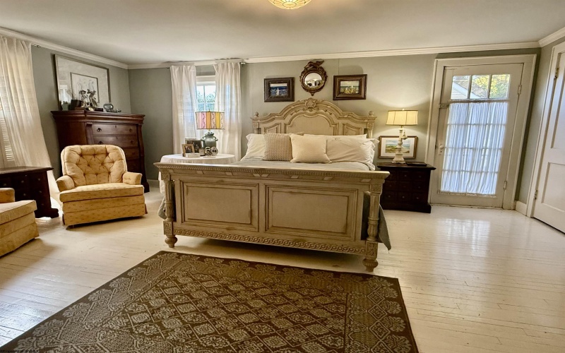 910 8th Street, Fairmont, West Virginia 26554, 3 Bedrooms Bedrooms, 8 Rooms Rooms,2 BathroomsBathrooms,Single Family Detached,For Sale,8th,10162243