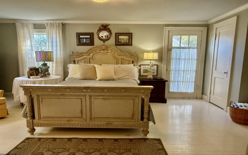 910 8th Street, Fairmont, West Virginia 26554, 3 Bedrooms Bedrooms, 8 Rooms Rooms,2 BathroomsBathrooms,Single Family Detached,For Sale,8th,10162243