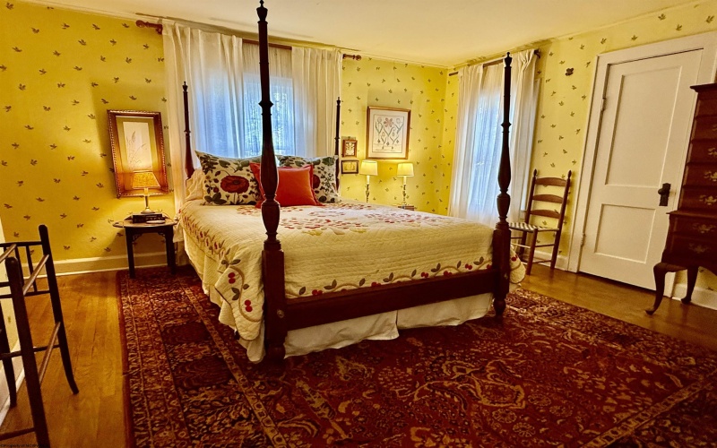 910 8th Street, Fairmont, West Virginia 26554, 3 Bedrooms Bedrooms, 8 Rooms Rooms,2 BathroomsBathrooms,Single Family Detached,For Sale,8th,10162243