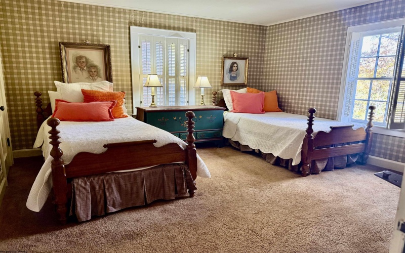 910 8th Street, Fairmont, West Virginia 26554, 3 Bedrooms Bedrooms, 8 Rooms Rooms,2 BathroomsBathrooms,Single Family Detached,For Sale,8th,10162243