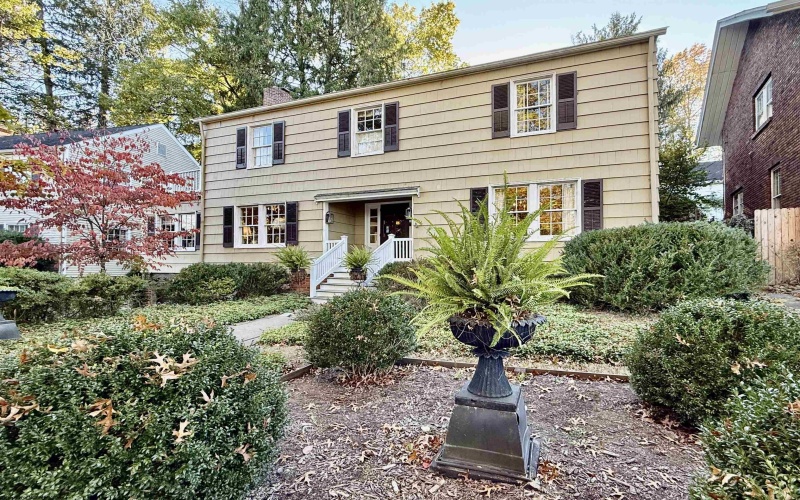 910 8th Street, Fairmont, West Virginia 26554, 3 Bedrooms Bedrooms, 8 Rooms Rooms,2 BathroomsBathrooms,Single Family Detached,For Sale,8th,10162243