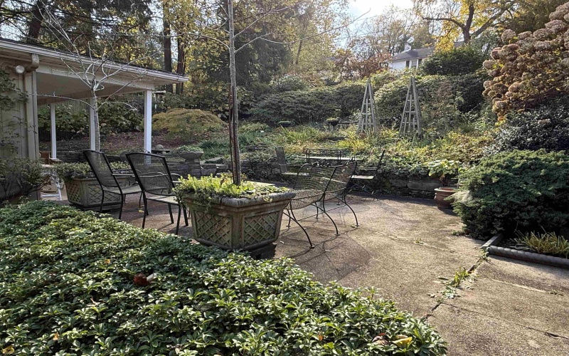 910 8th Street, Fairmont, West Virginia 26554, 3 Bedrooms Bedrooms, 8 Rooms Rooms,2 BathroomsBathrooms,Single Family Detached,For Sale,8th,10162243