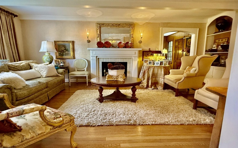 910 8th Street, Fairmont, West Virginia 26554, 3 Bedrooms Bedrooms, 8 Rooms Rooms,2 BathroomsBathrooms,Single Family Detached,For Sale,8th,10162243