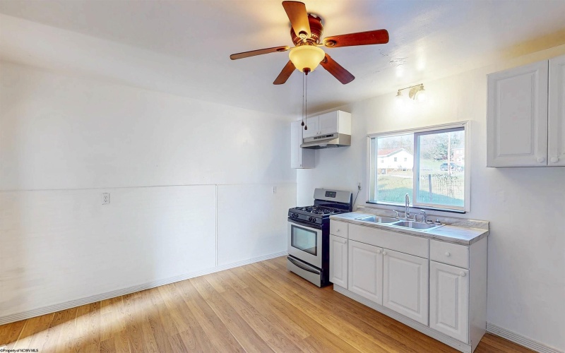 324 Garret Avenue, Fairmont, West Virginia 26554, 2 Bedrooms Bedrooms, 5 Rooms Rooms,1 BathroomBathrooms,Single Family Detached,For Sale,Garret,10162256 324 Garret Avenue, Fairmont, West Virginia 26554, 2 Bedrooms Bedrooms, 5 Rooms Rooms,1 BathroomBathrooms,Single Family Detached,For Sale,Garret,10162256