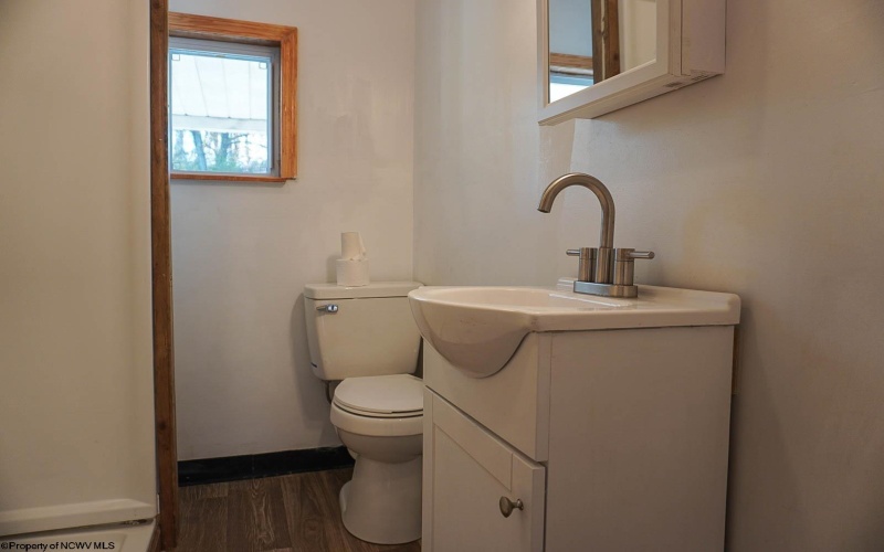 324 Garret Avenue, Fairmont, West Virginia 26554, 2 Bedrooms Bedrooms, 5 Rooms Rooms,1 BathroomBathrooms,Single Family Detached,For Sale,Garret,10162256 324 Garret Avenue, Fairmont, West Virginia 26554, 2 Bedrooms Bedrooms, 5 Rooms Rooms,1 BathroomBathrooms,Single Family Detached,For Sale,Garret,10162256