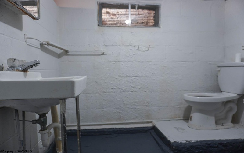 324 Garret Avenue, Fairmont, West Virginia 26554, 2 Bedrooms Bedrooms, 5 Rooms Rooms,1 BathroomBathrooms,Single Family Detached,For Sale,Garret,10162256 324 Garret Avenue, Fairmont, West Virginia 26554, 2 Bedrooms Bedrooms, 5 Rooms Rooms,1 BathroomBathrooms,Single Family Detached,For Sale,Garret,10162256