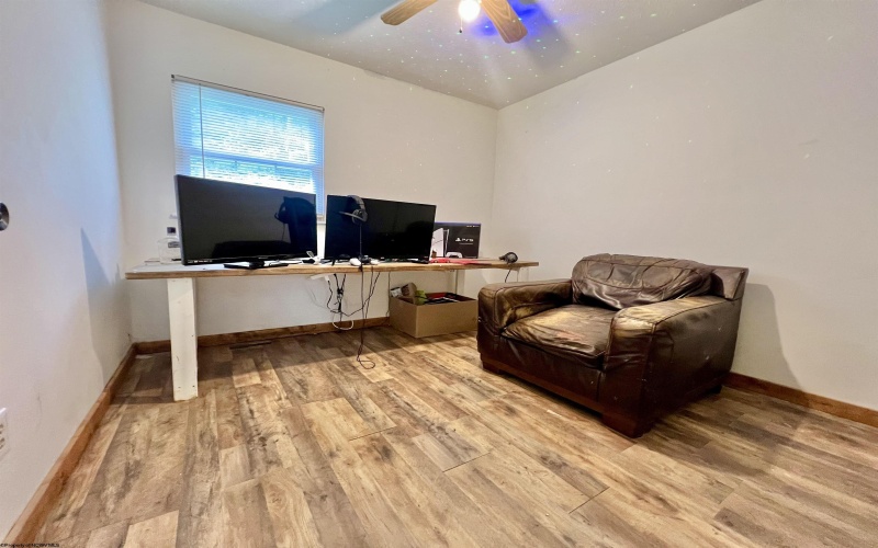 549 Cody Lane, Weston, West Virginia 26452, 3 Bedrooms Bedrooms, 8 Rooms Rooms,1 BathroomBathrooms,Single Family Detached,For Sale,Cody,10160560