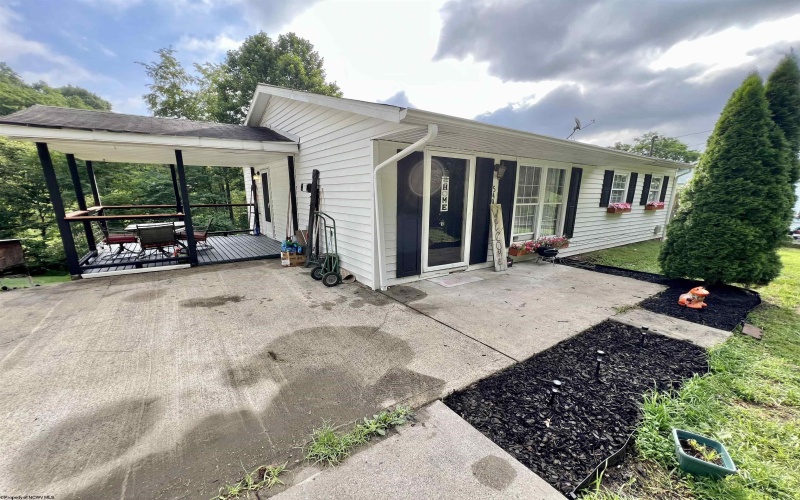 549 Cody Lane, Weston, West Virginia 26452, 3 Bedrooms Bedrooms, 8 Rooms Rooms,1 BathroomBathrooms,Single Family Detached,For Sale,Cody,10160560