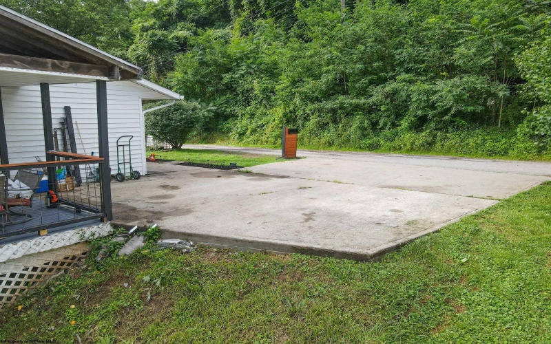 549 Cody Lane, Weston, West Virginia 26452, 3 Bedrooms Bedrooms, 8 Rooms Rooms,1 BathroomBathrooms,Single Family Detached,For Sale,Cody,10160560