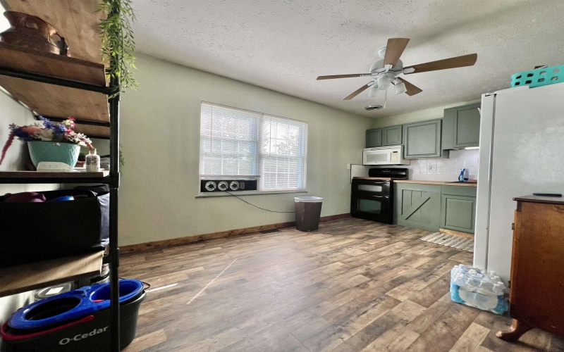 549 Cody Lane, Weston, West Virginia 26452, 3 Bedrooms Bedrooms, 8 Rooms Rooms,1 BathroomBathrooms,Single Family Detached,For Sale,Cody,10160560