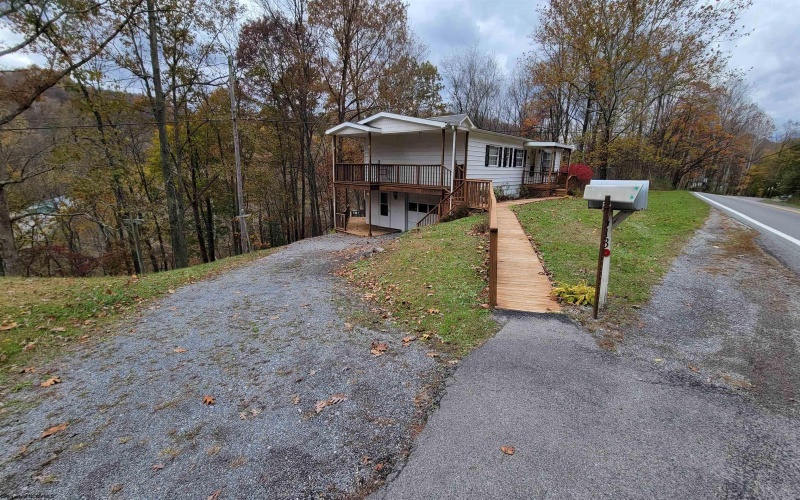 413 Main Street, Mannington, West Virginia 26582, 3 Bedrooms Bedrooms, 5 Rooms Rooms,2 BathroomsBathrooms,Single Family Detached,For Sale,Main,10162258 413 Main Street, Mannington, West Virginia 26582, 3 Bedrooms Bedrooms, 5 Rooms Rooms,2 BathroomsBathrooms,Single Family Detached,For Sale,Main,10162258