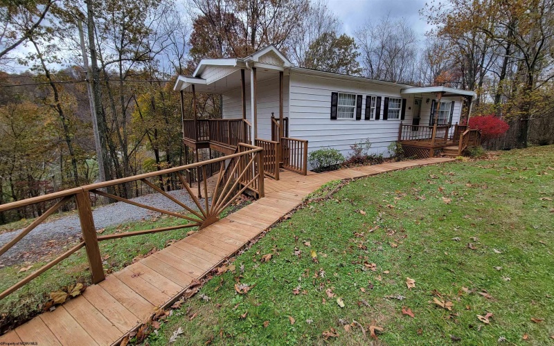 413 Main Street, Mannington, West Virginia 26582, 3 Bedrooms Bedrooms, 5 Rooms Rooms,2 BathroomsBathrooms,Single Family Detached,For Sale,Main,10162258 413 Main Street, Mannington, West Virginia 26582, 3 Bedrooms Bedrooms, 5 Rooms Rooms,2 BathroomsBathrooms,Single Family Detached,For Sale,Main,10162258