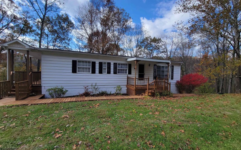 413 Main Street, Mannington, West Virginia 26582, 3 Bedrooms Bedrooms, 5 Rooms Rooms,2 BathroomsBathrooms,Single Family Detached,For Sale,Main,10162258 413 Main Street, Mannington, West Virginia 26582, 3 Bedrooms Bedrooms, 5 Rooms Rooms,2 BathroomsBathrooms,Single Family Detached,For Sale,Main,10162258