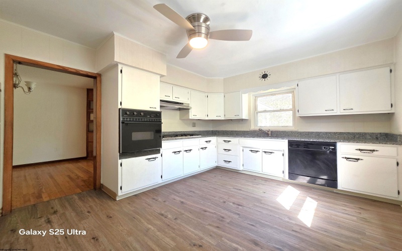 1231 College Park, Fairmont, West Virginia 26554, 4 Bedrooms Bedrooms, 7 Rooms Rooms,2 BathroomsBathrooms,Single Family Detached,For Sale,College,10162266