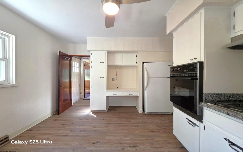 1231 College Park, Fairmont, West Virginia 26554, 4 Bedrooms Bedrooms, 7 Rooms Rooms,2 BathroomsBathrooms,Single Family Detached,For Sale,College,10162266