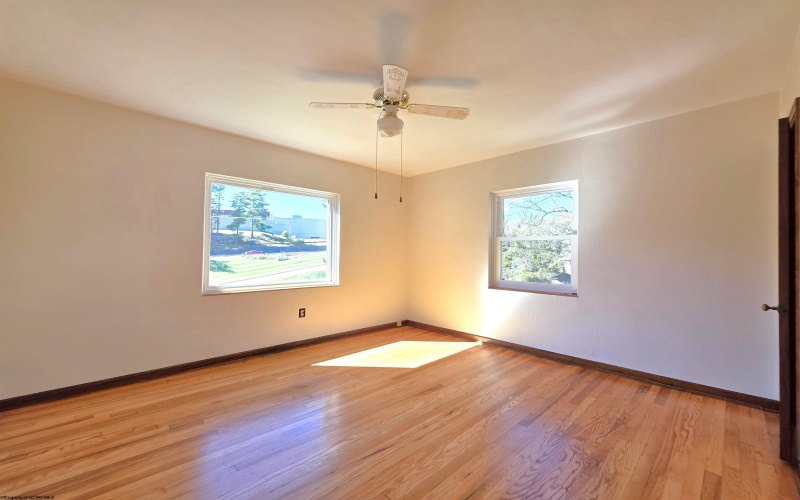 1231 College Park, Fairmont, West Virginia 26554, 4 Bedrooms Bedrooms, 7 Rooms Rooms,2 BathroomsBathrooms,Single Family Detached,For Sale,College,10162266