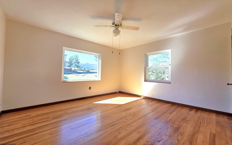 1231 College Park, Fairmont, West Virginia 26554, 4 Bedrooms Bedrooms, 7 Rooms Rooms,2 BathroomsBathrooms,Single Family Detached,For Sale,College,10162266