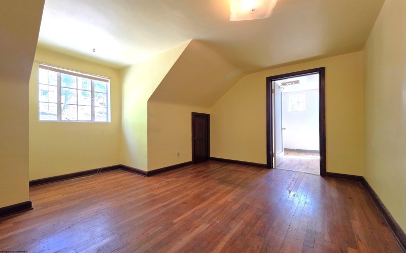 1231 College Park, Fairmont, West Virginia 26554, 4 Bedrooms Bedrooms, 7 Rooms Rooms,2 BathroomsBathrooms,Single Family Detached,For Sale,College,10162266