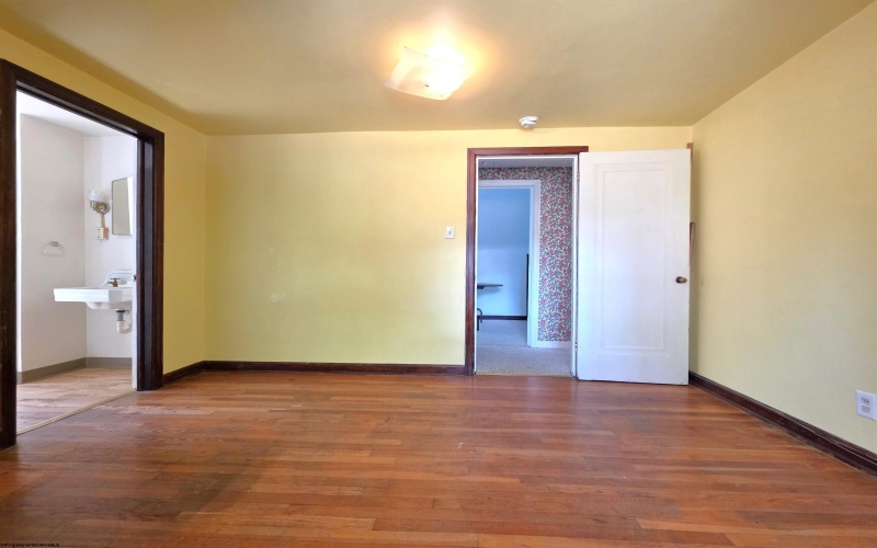 1231 College Park, Fairmont, West Virginia 26554, 4 Bedrooms Bedrooms, 7 Rooms Rooms,2 BathroomsBathrooms,Single Family Detached,For Sale,College,10162266