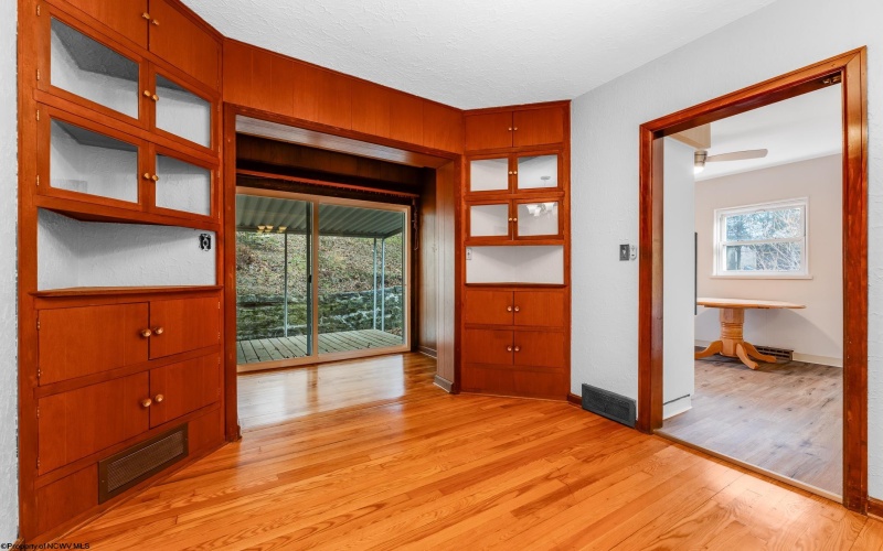 1231 College Park, Fairmont, West Virginia 26554, 4 Bedrooms Bedrooms, 7 Rooms Rooms,2 BathroomsBathrooms,Single Family Detached,For Sale,College,10162266