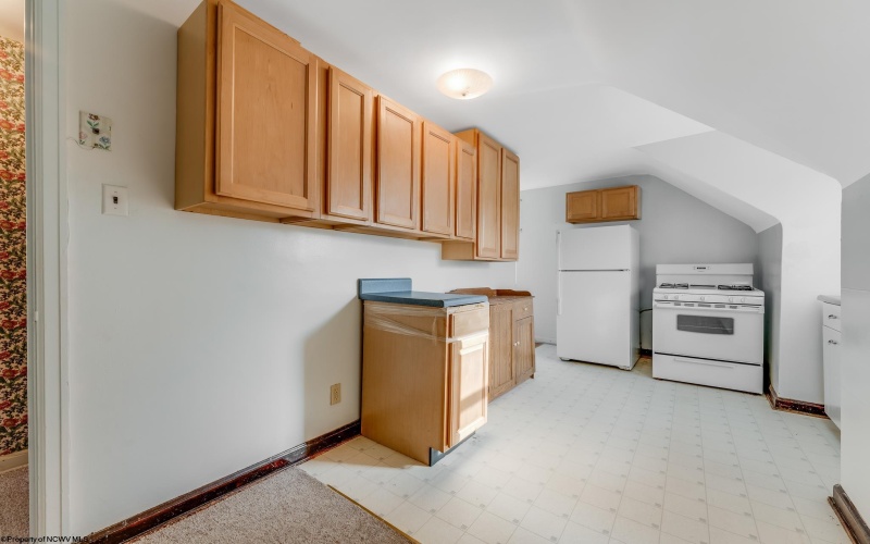 1231 College Park, Fairmont, West Virginia 26554, 4 Bedrooms Bedrooms, 7 Rooms Rooms,2 BathroomsBathrooms,Single Family Detached,For Sale,College,10162266