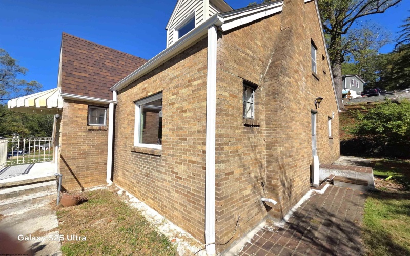 1231 College Park, Fairmont, West Virginia 26554, 4 Bedrooms Bedrooms, 7 Rooms Rooms,2 BathroomsBathrooms,Single Family Detached,For Sale,College,10162266