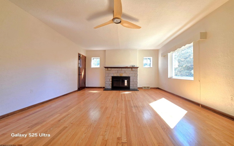 1231 College Park, Fairmont, West Virginia 26554, 4 Bedrooms Bedrooms, 7 Rooms Rooms,2 BathroomsBathrooms,Single Family Detached,For Sale,College,10162266