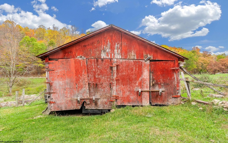 3462 MARQUESS Road, Tunnelton, West Virginia 26444, 3 Bedrooms Bedrooms, 5 Rooms Rooms,1 BathroomBathrooms,Single Family Detached,For Sale,MARQUESS,10162260