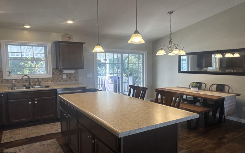 249 Woodbury Drive, Fairmont, West Virginia 26554, 3 Bedrooms Bedrooms, 7 Rooms Rooms,2 BathroomsBathrooms,Single Family Detached,For Sale,Woodbury,10162259