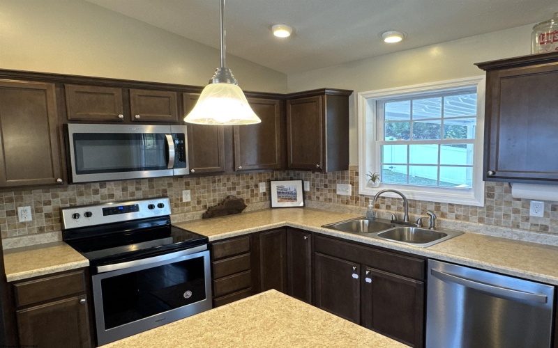 249 Woodbury Drive, Fairmont, West Virginia 26554, 3 Bedrooms Bedrooms, 7 Rooms Rooms,2 BathroomsBathrooms,Single Family Detached,For Sale,Woodbury,10162259